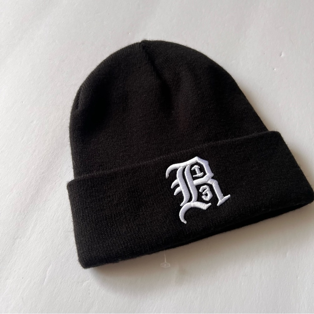 R13 LOGO EMBROIDERED SKULLY BEANIE BLACK WITH WHITE OS NWOT